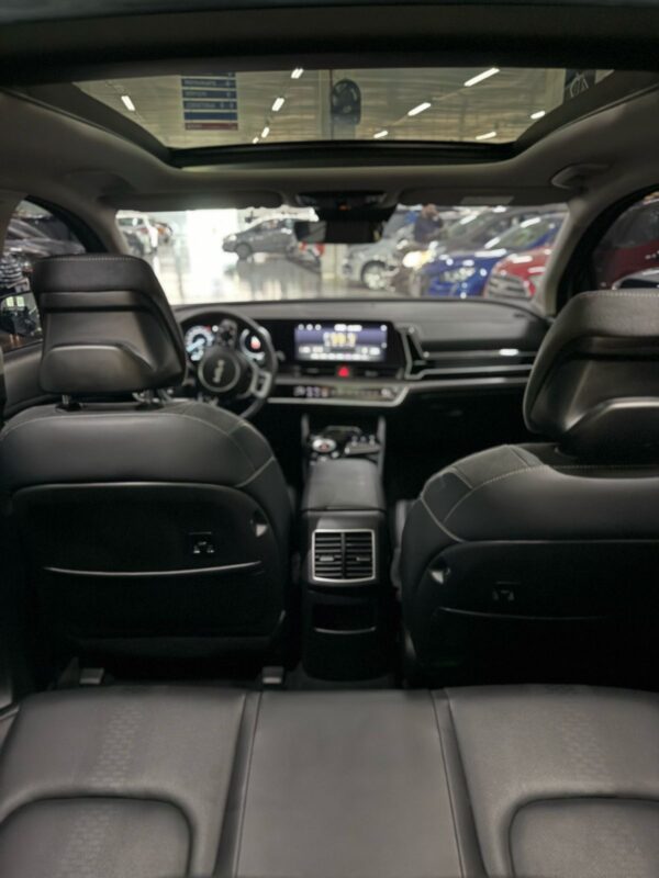 KIA SPORTAGE PRESTIGE HYBRID 1.6 AUTOMÁTICO COM TETO SOLAR E PANORÂMICO 2024 CINZA - Imagem 9