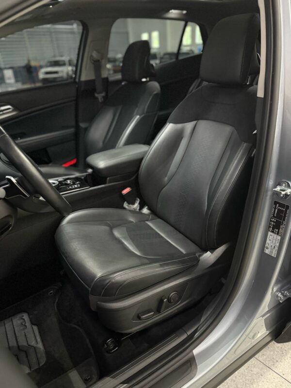 KIA SPORTAGE PRESTIGE HYBRID 1.6 AUTOMÁTICO COM TETO SOLAR E PANORÂMICO 2024 CINZA - Imagem 15