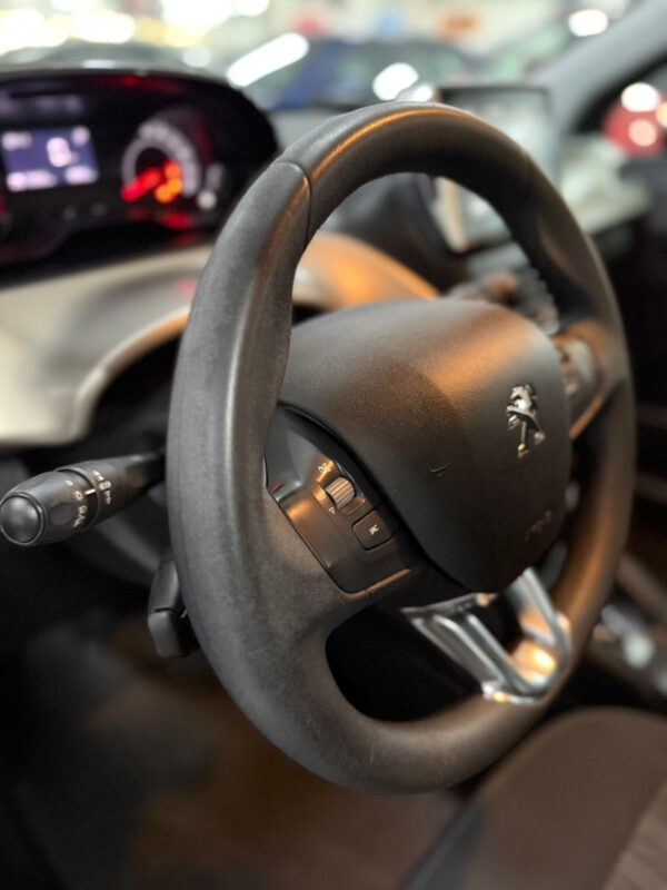 PEUGEOT 2008 ALLURE PACK 1.6 FLEX AUTOMÁTICO 2022 PRATA - Imagem 9