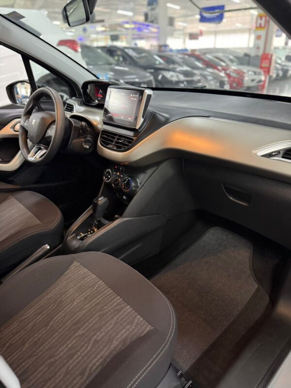 PEUGEOT 2008 ALLURE PACK 1.6 FLEX AUTOMÁTICO 2022 PRATA - Imagem 6