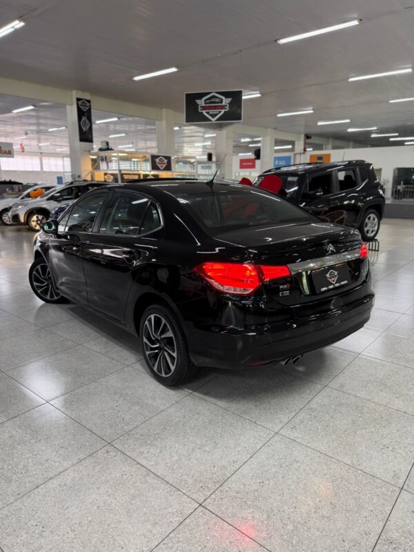 CITROEN C4 LOUNGE TENDANCE 1.6 THP FLEX AUTOMÁTICO COM TETO SOLAR 2016 PRETO - Imagem 3