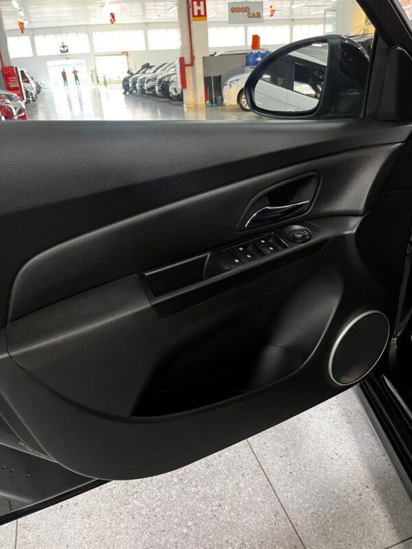 CHEVROLET CRUZE HB LT 1.8 FLEX AUTOMÁTICO 2014 PRETO - Imagem 12