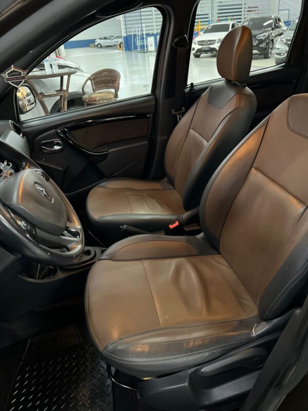 RENAULT DUSTER DYNAMIQUE 2.0 FLEX AUTOMÁTICO 2016 MARROM - Imagem 8